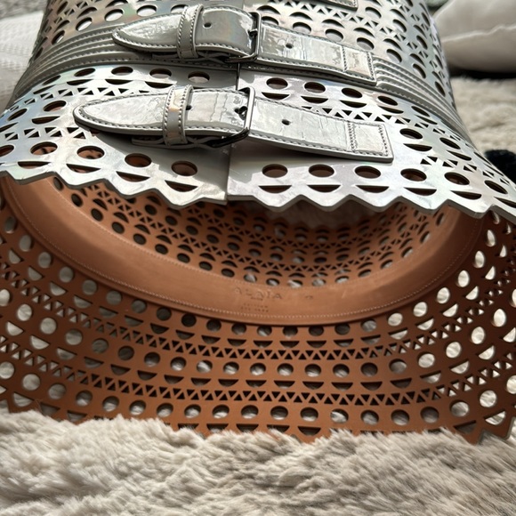 New!!!! Openwork Wide Triple-Buckle Leather Corset Belt Edition 1992 - Picture 4 of 9